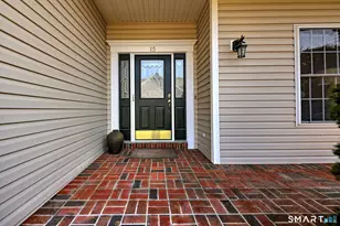 15 Jasmine Cir, Milford, CT 06461 - Photo 4
