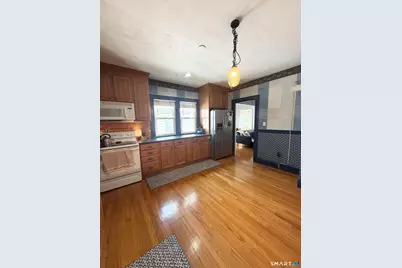 118 Cambridge Street #2nd Floor, West Hartford, CT 06110 - Photo 4