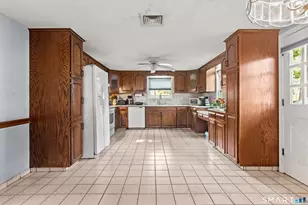 157 Back Ln, Newington, CT 06111 - Photo 10