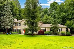 62 Black Walnut Ln, Burlington, CT 06013 - Photo 2