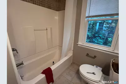 21 Elmwood Road, New Haven, CT 06515 - Photo 24