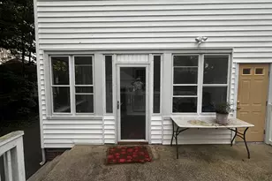21 Elmwood Rd, New Haven, CT 06515 - Photo 6