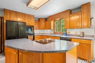 43 Robinhood Dr, Ledyard, CT 06335 - Photo 10