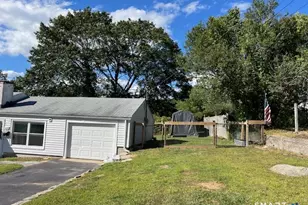 121 Riverview Ave, Groton, CT 06340 - Photo 6