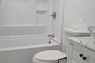 38 Young St, Waterbury, CT 06704 - Photo 4