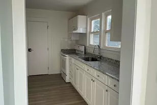 35 West St, Cromwell, CT 06416 - Photo 2