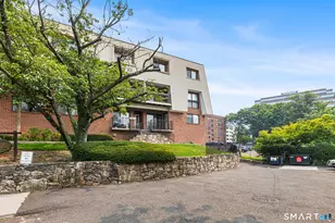 1 Valley Rd, Stamford, CT 06902 - Photo 24