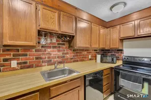 94 Mohawk Trail, Guilford, CT 06437 - Photo 8