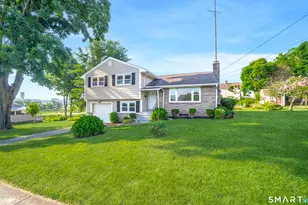 66 Bridgeview Pl, Stratford, CT 06614 - Photo 2