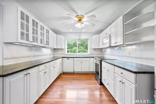 186 Gillies Ln, Norwalk, CT 06854 - Photo 6