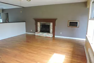 92 Vernon St, Manchester, CT 06042 - Photo 4