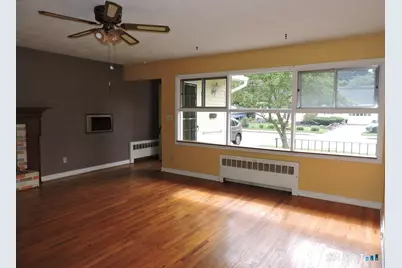 92 Vernon Street, Manchester, CT 06042 - Photo 6