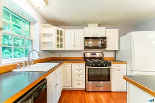 521 E Thompson Rd, Thompson, CT 06277 - Photo 10