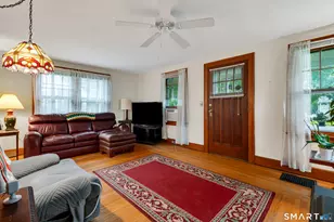 124 Hunt Ln, East Haven, CT 06512 - Photo 2