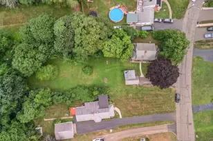 124 Hunt Ln, East Haven, CT 06512 - Photo 22