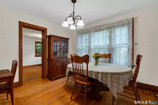 124 Hunt Ln, East Haven, CT 06512 - Photo 4