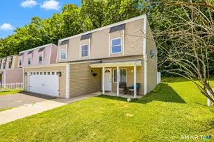 21 Inverness Ln, Middletown, CT 06457 - Photo 2
