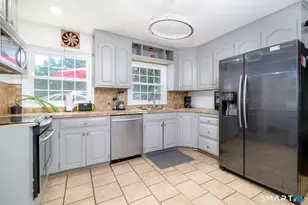 260 Parker Ave, Meriden, CT 06450 - Photo 6