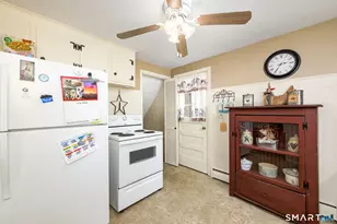 3 Arrow St, Enfield, CT 06082 - Photo 12