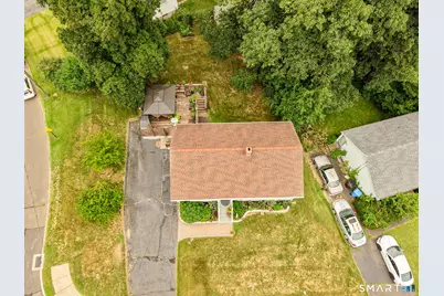 87 New Hampshire Drive, New Britain, CT 06052 - Photo 2