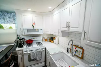 87 New Hampshire Drive, New Britain, CT 06052 - Photo 10