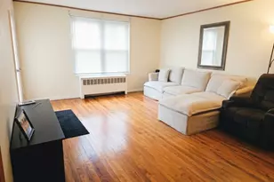 79 Mencel Cir, Bridgeport, CT 06610 - Photo 8