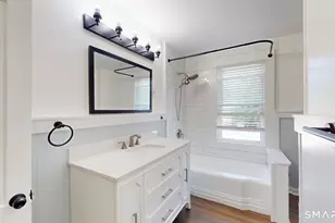 8 Chestnut St, Windsor Locks, CT 06096 - Photo 20