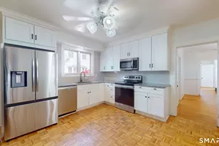 8 Chestnut St, Windsor Locks, CT 06096 - Photo 4