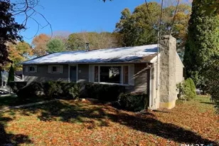 40 Pollys Ln, Montville, CT 06382 - Photo 1