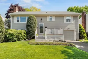 24 Heather Ln, Norwalk, CT 06851 - Photo 1