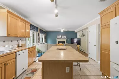 32 Fairfield Lane, Bloomfield, CT 06002 - Photo 14