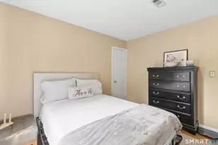 32 Fairfield Ln, Bloomfield, CT 06002 - Photo 24