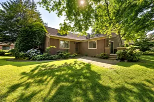 383 Sequoia Ln, Stratford, CT 06614 - Photo 4