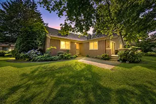 383 Sequoia Ln, Stratford, CT 06614 - Photo 2