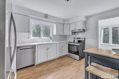 85 Louvain Street, Fairfield, CT 06825 - Photo 12