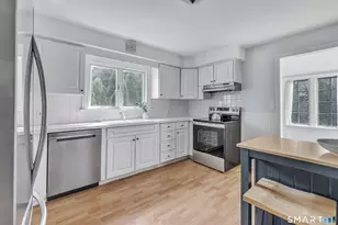 85 Louvain St, Fairfield, CT 06825 - Photo 12
