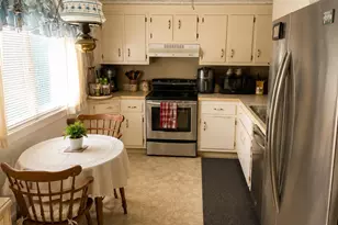 212 Agawam Dr, Stratford, CT 06614 - Photo 4
