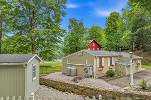 488 Lake Dr, Guilford, CT 06437 - Photo 6