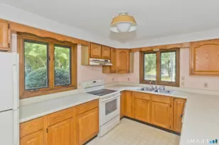 80 W View Dr, East Windsor, CT 06016 - Photo 12