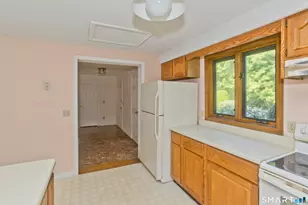 80 W View Dr, East Windsor, CT 06016 - Photo 14