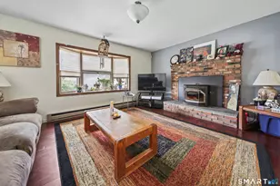 58 Oak Hollow Dr, Waterbury, CT 06708 - Photo 2
