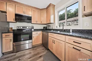 827 Oronoke Rd, Waterbury, CT 06708 - Photo 6