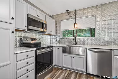 31 Kay Lane #I, Waterbury, CT 06708 - Photo 4