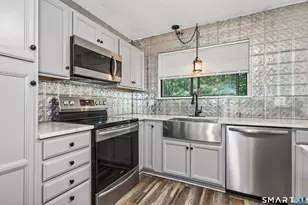 31 Kay Ln, Waterbury, CT 06708 - Photo 4