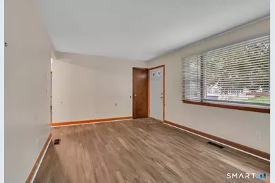 84 Fairlawn Avenue, Waterbury, CT 06705 - Photo 4