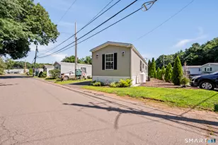 21 Western Sands Bridge, Wallingford, CT 06492 - Photo 2