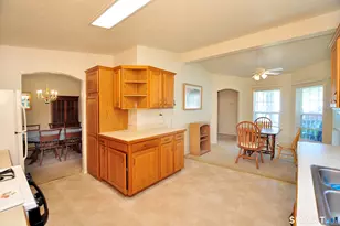 13 Laurel Cir, East Windsor, CT 06088 - Photo 10