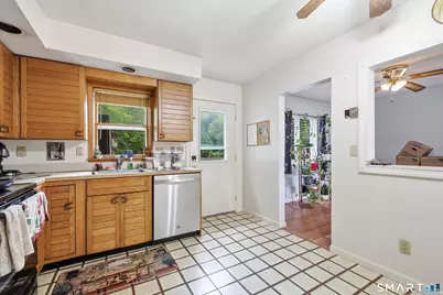 36 Lester Street, New London, CT 06320 - Photo 12