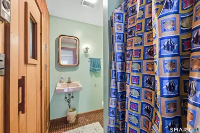 36 Lester Street, New London, CT 06320 - Photo 28