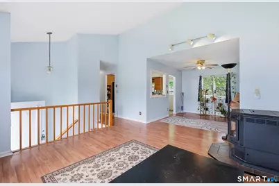 36 Lester Street, New London, CT 06320 - Photo 6